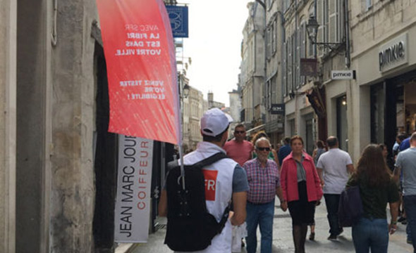 SFR affichage mobile street marketing Keemia Bordeaux Agence marketing local en region Aquitaine