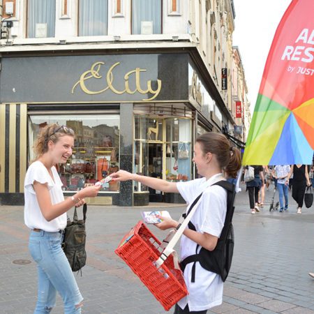 Allo Resto en street marketing - Keemia Communication OOH - Agence conseil et opérationnelle, Hors média & Solutions OOH