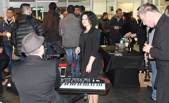 Cocktail dînatoire et formation en camion showroom pour Grohe - Keemia Event et Expérience Agence événementielle et roadshow