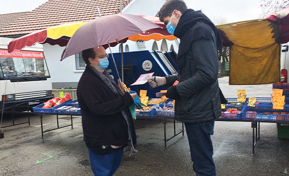 Street Marketing Flyers -Hétis - Keemia Lyon agence de marketing locale en région Rhône Alpes