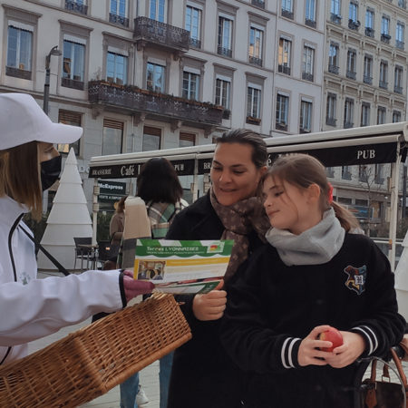 dispositif de street marketing et digital pour Terres - Keemia Lyon agence marketing local en région Rhône Alpes