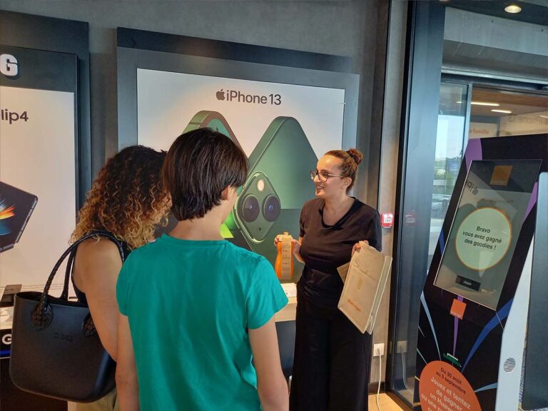 Distribution de goodies et animation avec borne digitale - Marseille région PACA2