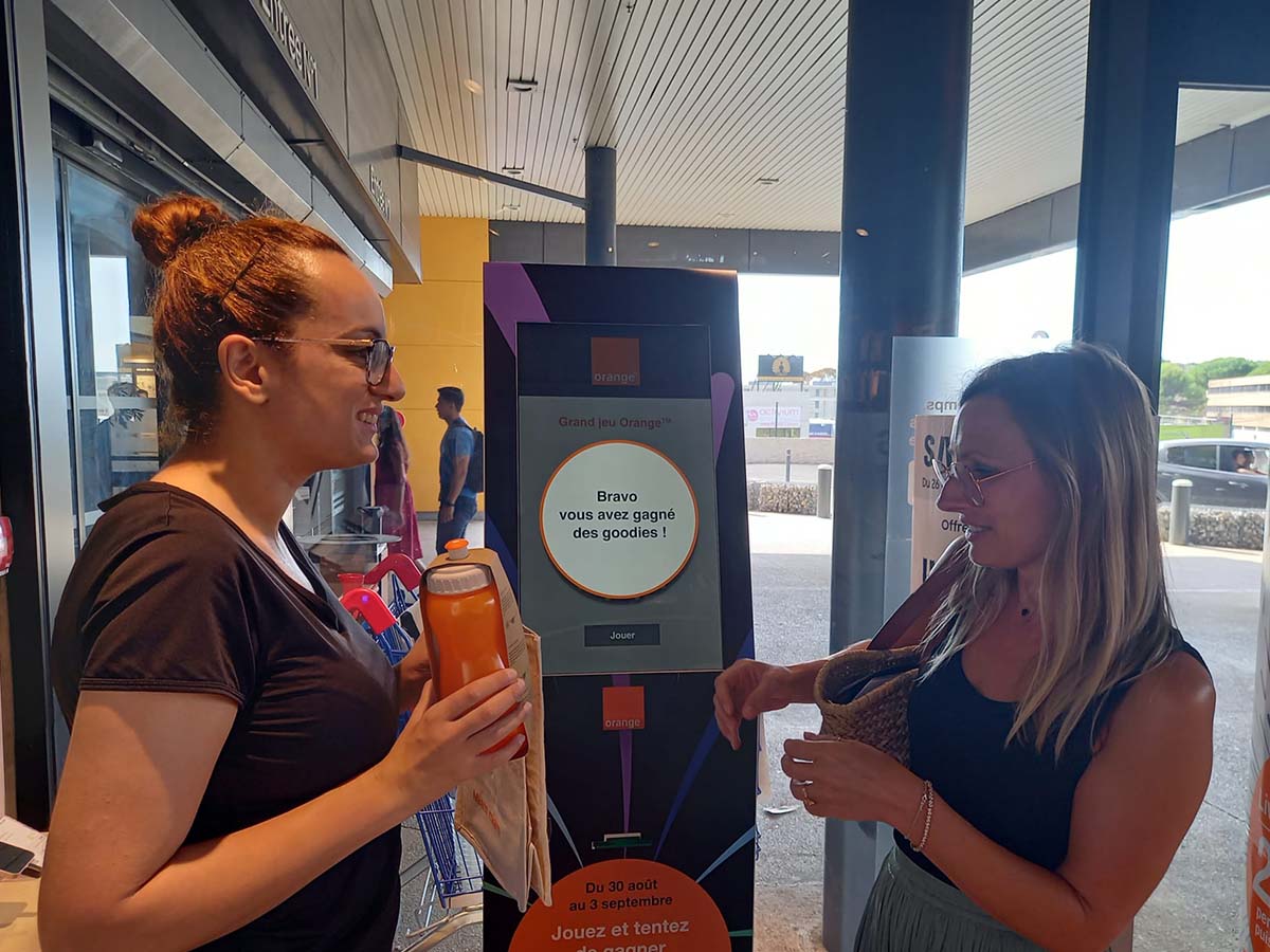 Distribution de goodies et animation avec borne digitale - Marseille région PACA3