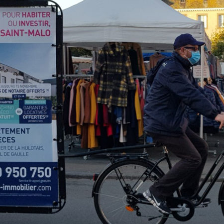 Opération de street marketing et d'affichage mobile pour Edouard Denis avec Keemia Nantes agence de marketing locale en région Atlantique