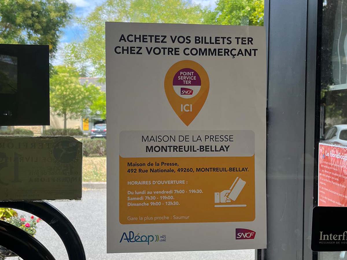 Affiche-pharmacie - La SNCF reste proche de chez vous - Nantes région Atlantique