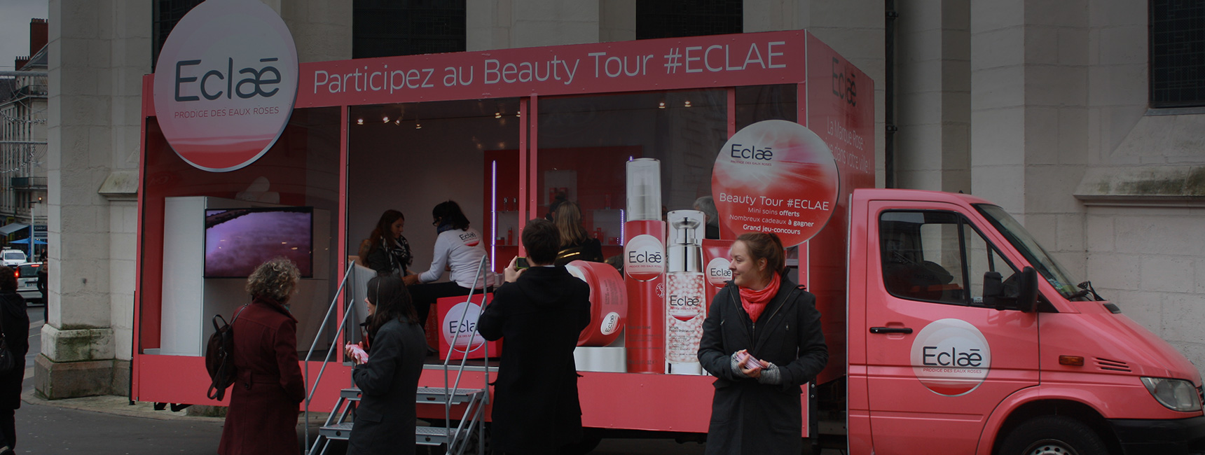 Un camion showroom pour la promotion de la marque Eclae - Keemia Shopper Marketing - Agence d'activation shopper marketing phygitale