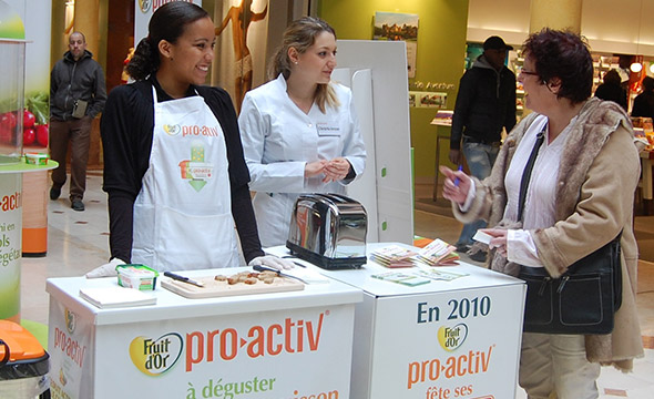 Espace dégustation pour découvrir le produit Fruit d'Or - Keemia Shopper Marketing - Agence d'activation shopper marketing phygitale