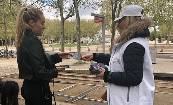 Diffusion street marketing et affichage mobile pour Axel vega - Keemia Shopper Marketing - Agence d'activation shopper marketing phygitale