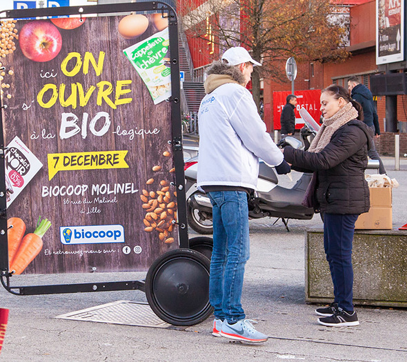 Biocoop en affichage mobile Bike'Com à Lille - Keemia Shopper Marketing - Agence d'activation shopper marketing phygitale